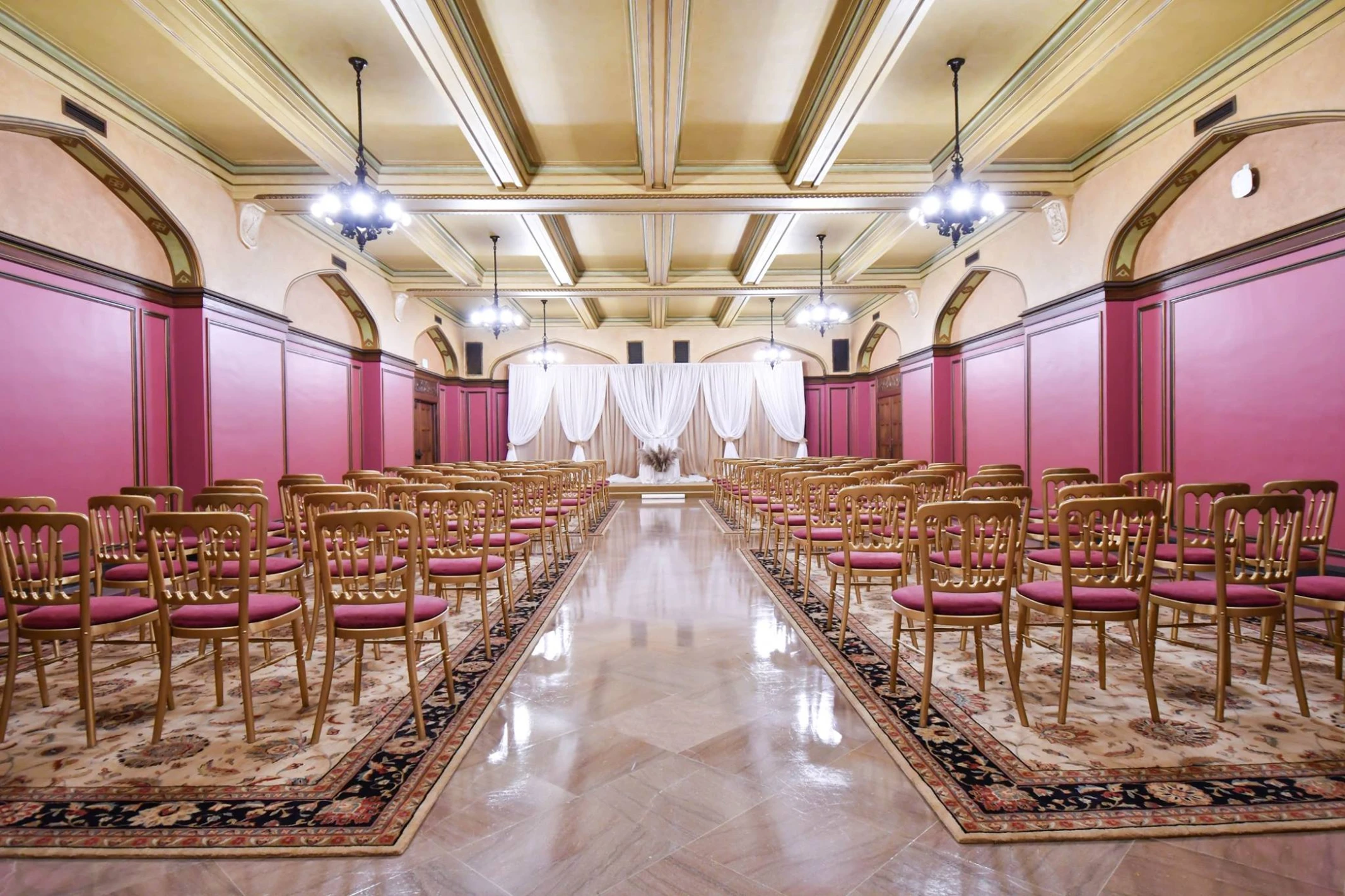 Lodge Room wedding set